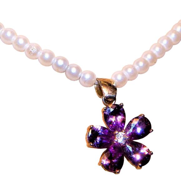 Dainty Faux Pearl W/Purple Rhinestone Flower Pendant Necklace & Earring Set - Picture 6 of 10